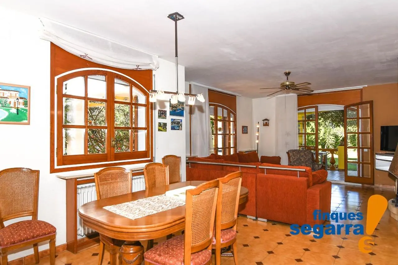 Villa Maite Roda de Bará